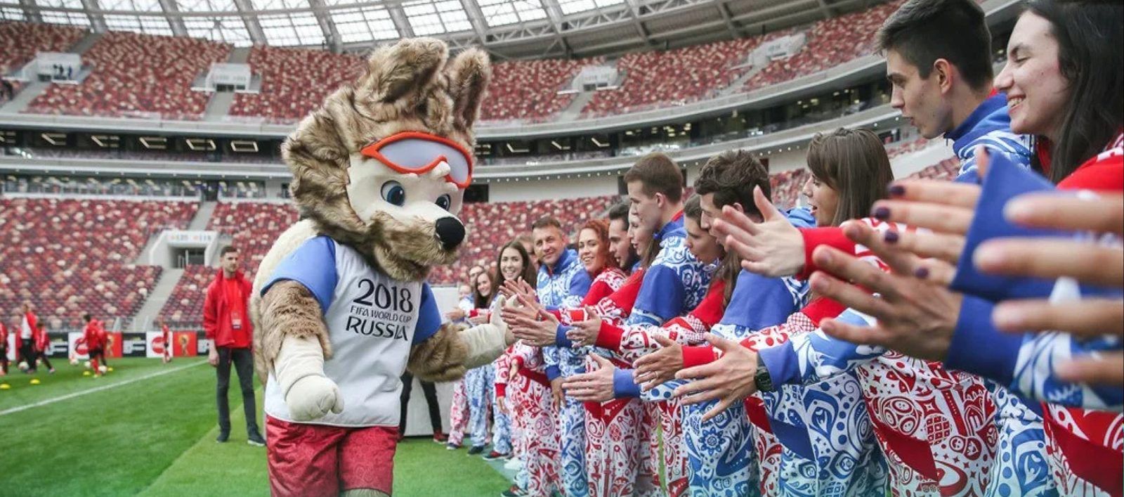 Чемпионат мира FIFA 2018: волонтёры и маскот
